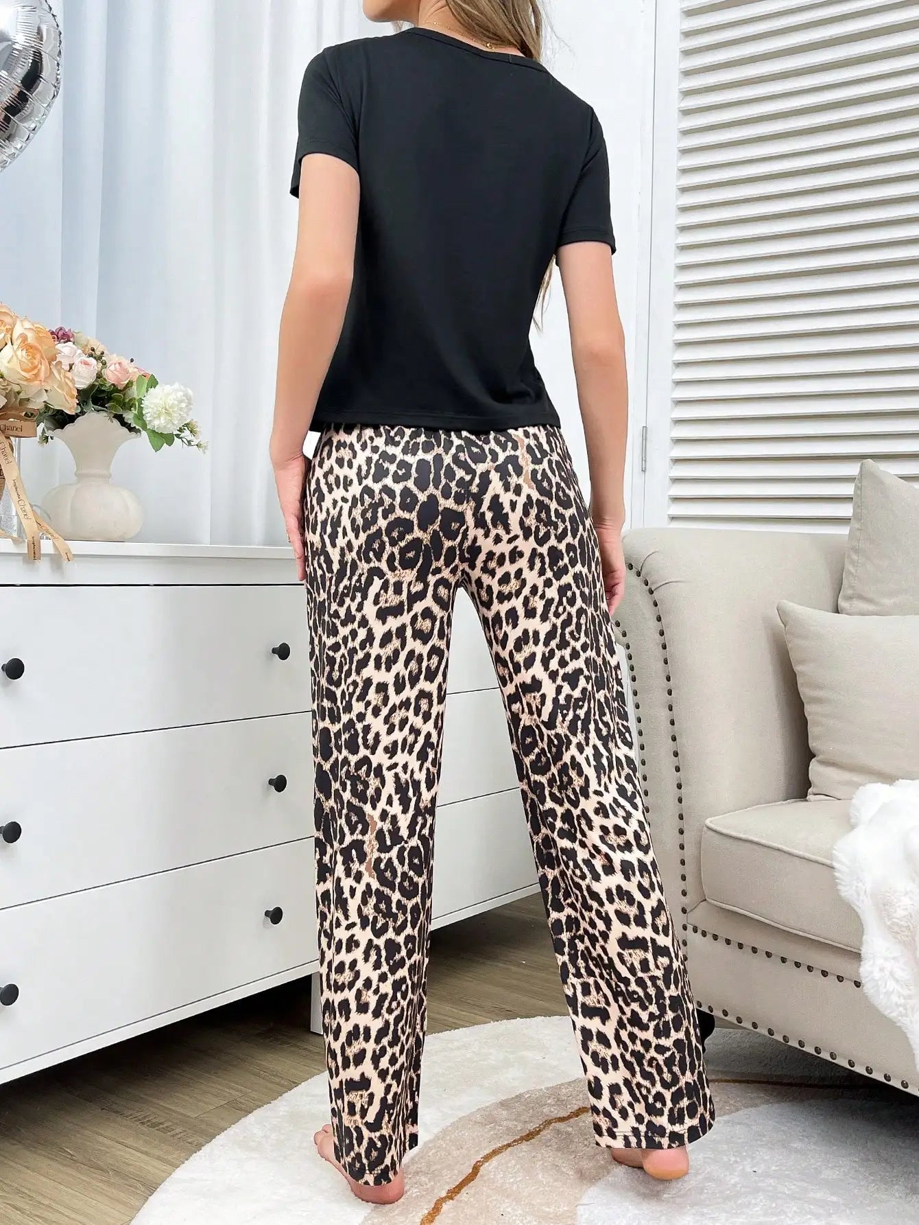 KAELAH Casual Leopard Print Comfortable Top with Pockets